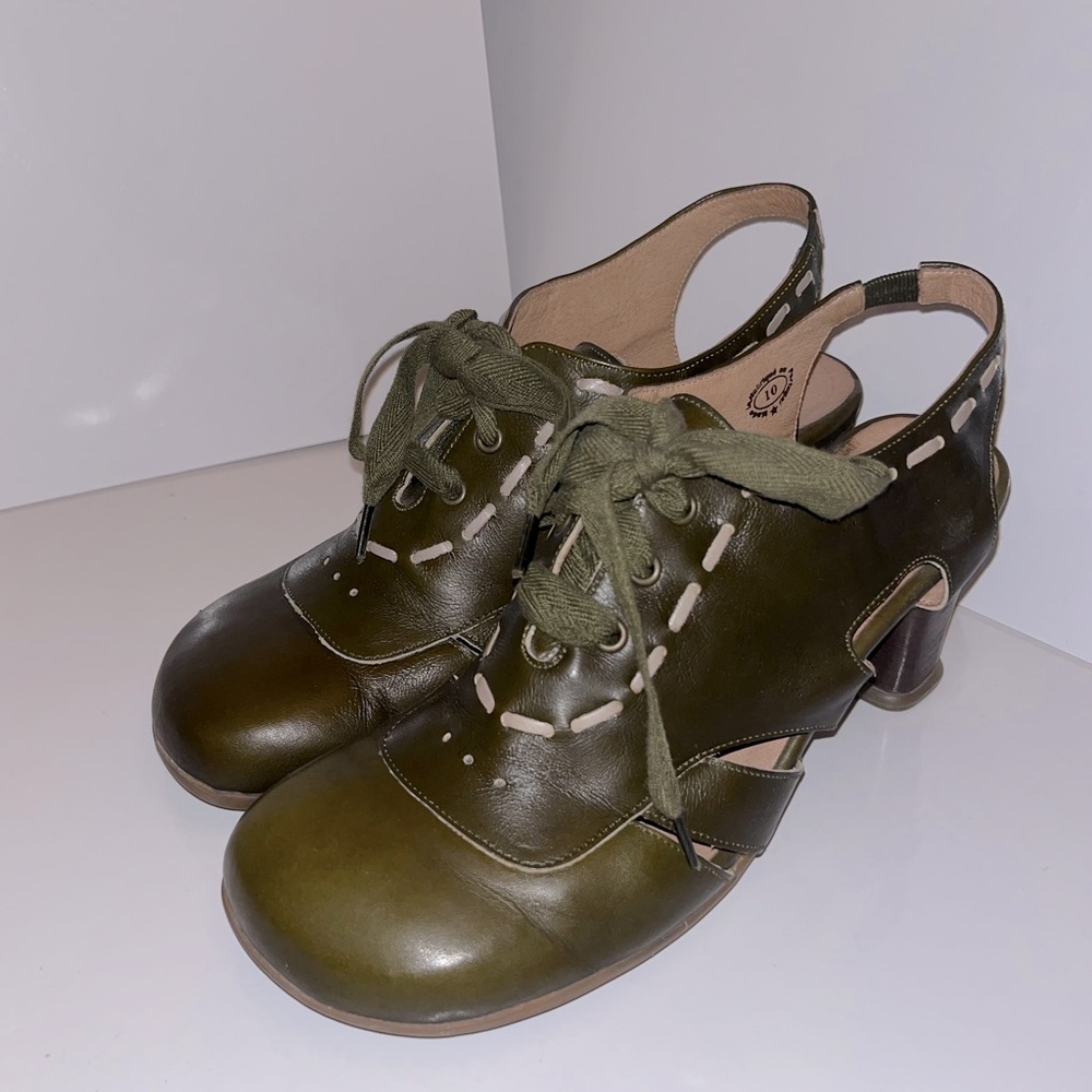 John Fluevog Malena Olive sling back pumps 10w